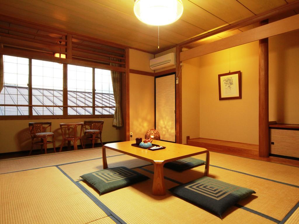 Honkan Gentaroya Hotell Nozawaonsen Rum bild