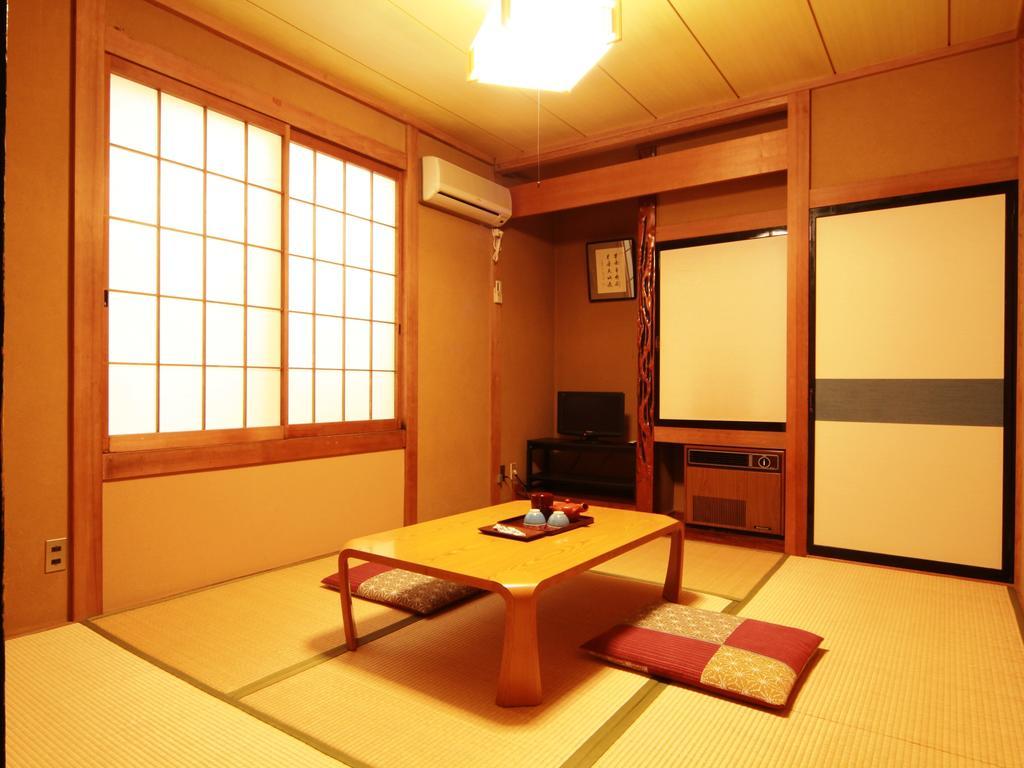 Honkan Gentaroya Hotell Nozawaonsen Rum bild