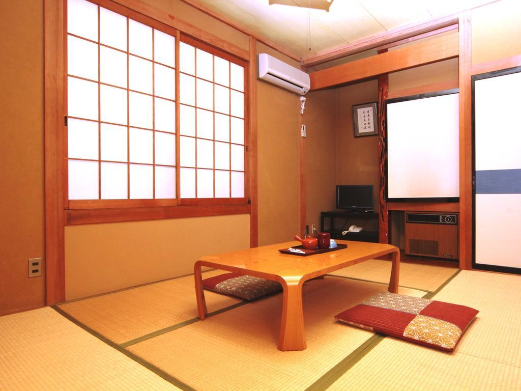 Honkan Gentaroya Hotell Nozawaonsen Rum bild